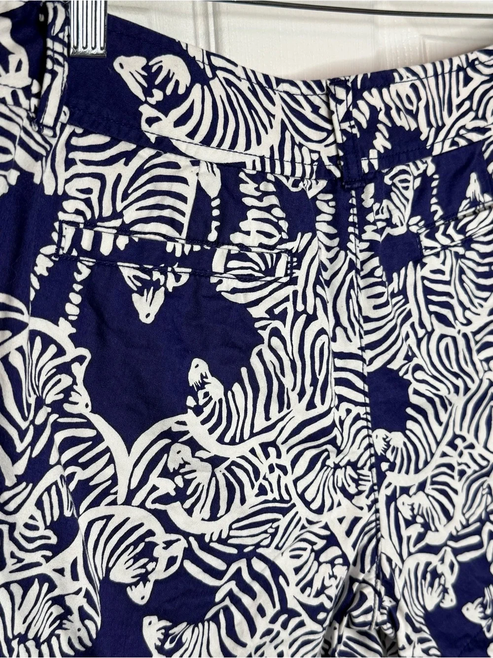Lilly Pulitzer Navy & White Zebra-Print Callahan Short GUC Size 8 - Picture 3 of 8